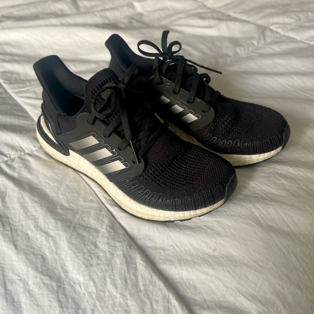 Adidas nmd r1 women’s